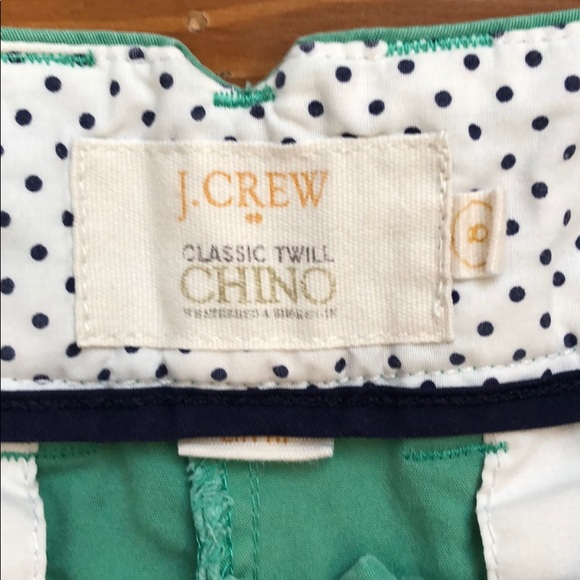 J. Crew Classic Twill Green Chino Shorts.  Size 8. - Picture 3 of 3